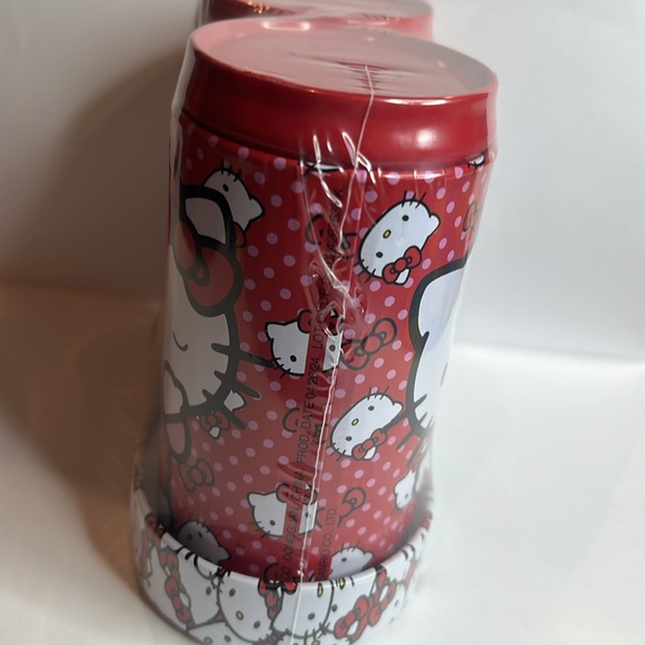 Hello Kitty Red Salt & Pepper Shakers NWT - Picture 5 of 8